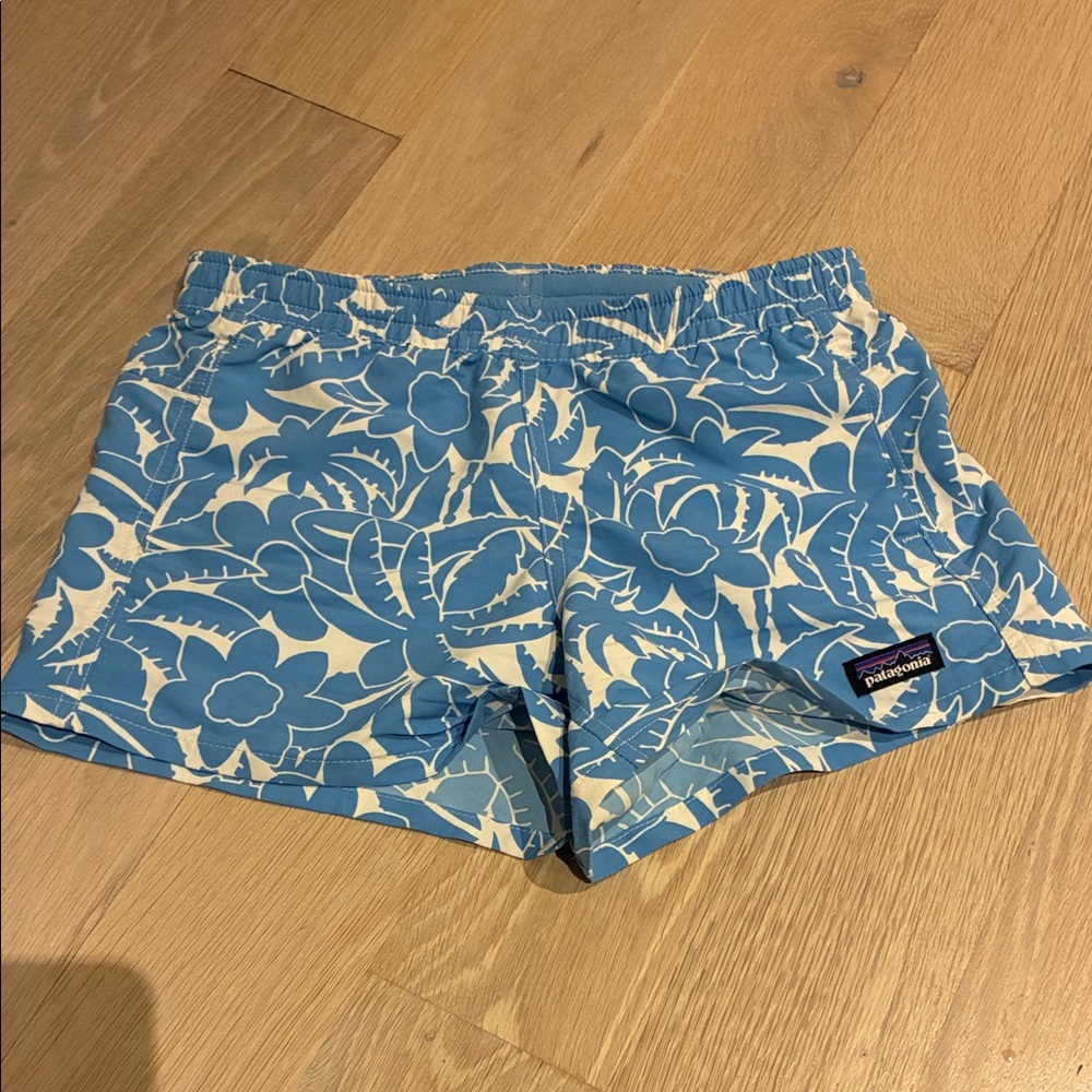 Patagonia Girl's Blue and White Floral Athletic baggy Shorts